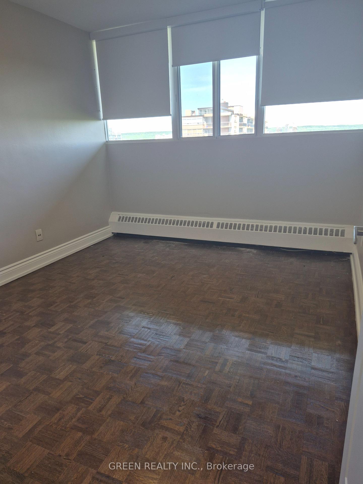 Photo 9 of Unit 1606, 2160 Lakeshore Road, Burlington, Brant — HOMEH