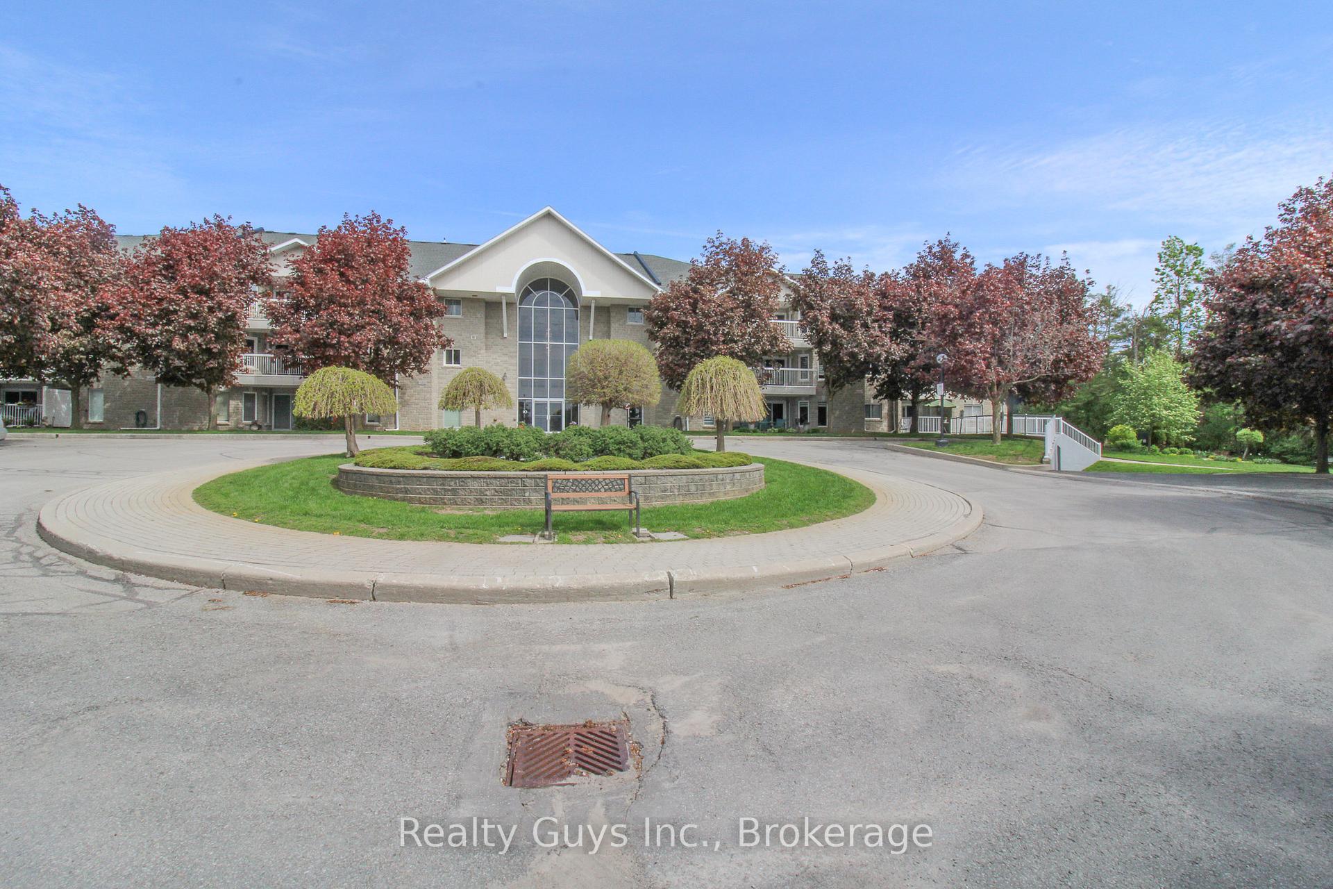 Photo 3 of 1099 Clonsilla Avenue, Peterborough, Otonabee Ward 1 — HOMEH