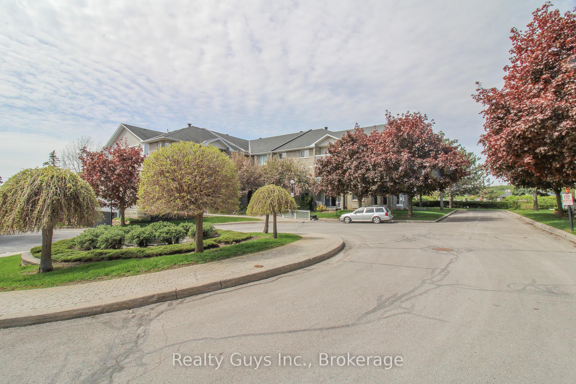 Photo 4 of 1099 Clonsilla Avenue, Peterborough, Otonabee Ward 1 — HOMEH