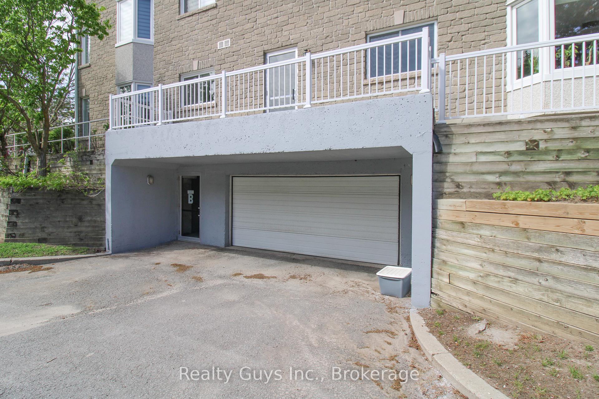 Photo 5 of 1099 Clonsilla Avenue, Peterborough, Otonabee Ward 1 — HOMEH