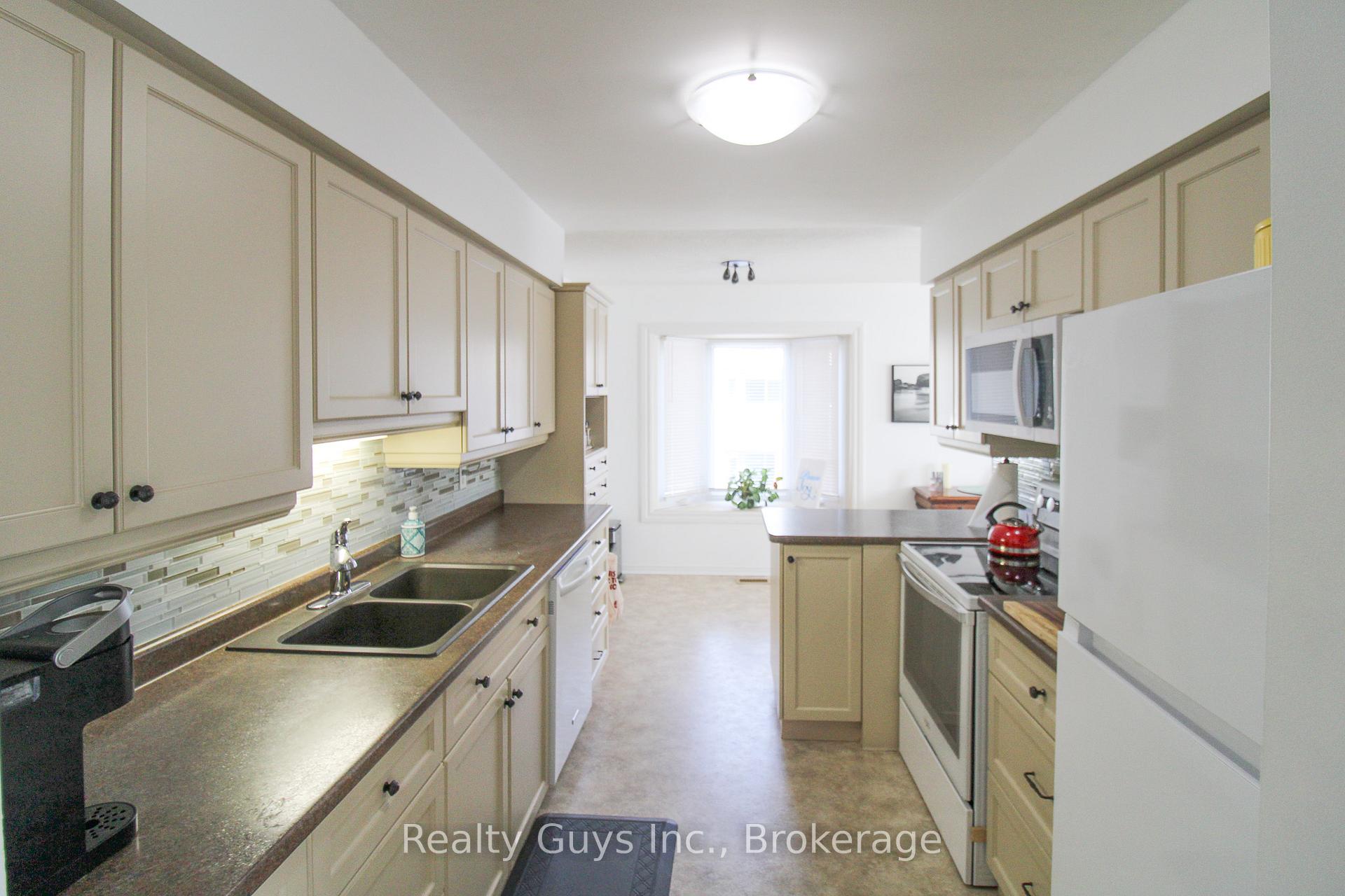 Photo 13 of 1099 Clonsilla Avenue, Peterborough, Otonabee Ward 1 — HOMEH