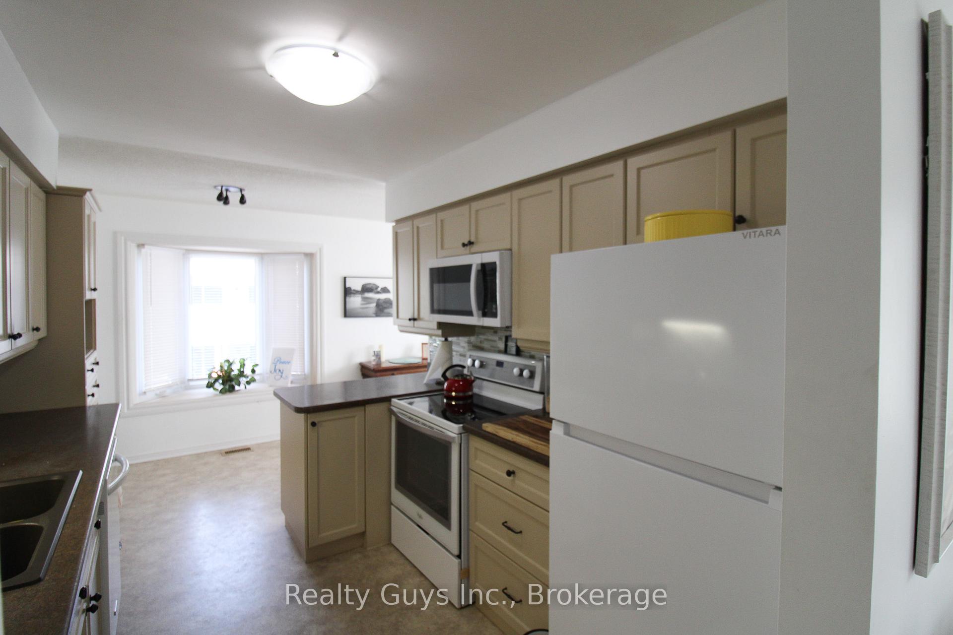 Photo 19 of 1099 Clonsilla Avenue, Peterborough, Otonabee Ward 1 — HOMEH