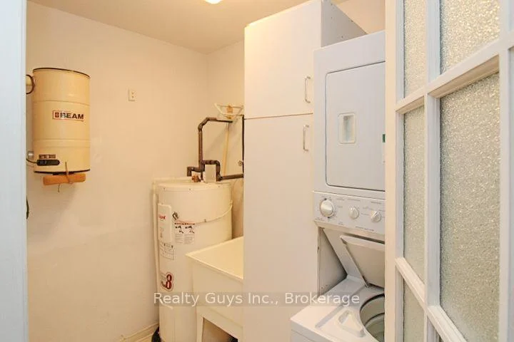 Photo 92 of 1099 Clonsilla Avenue, Peterborough, Otonabee Ward 1 — HOMEH