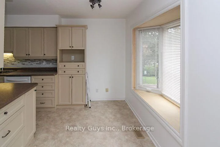 Photo 27 of 1099 Clonsilla Avenue, Peterborough, Otonabee Ward 1 — HOMEH