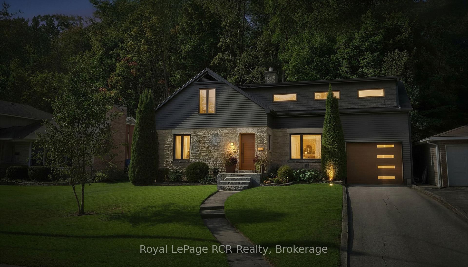 Front of 400 2nd Avenue W