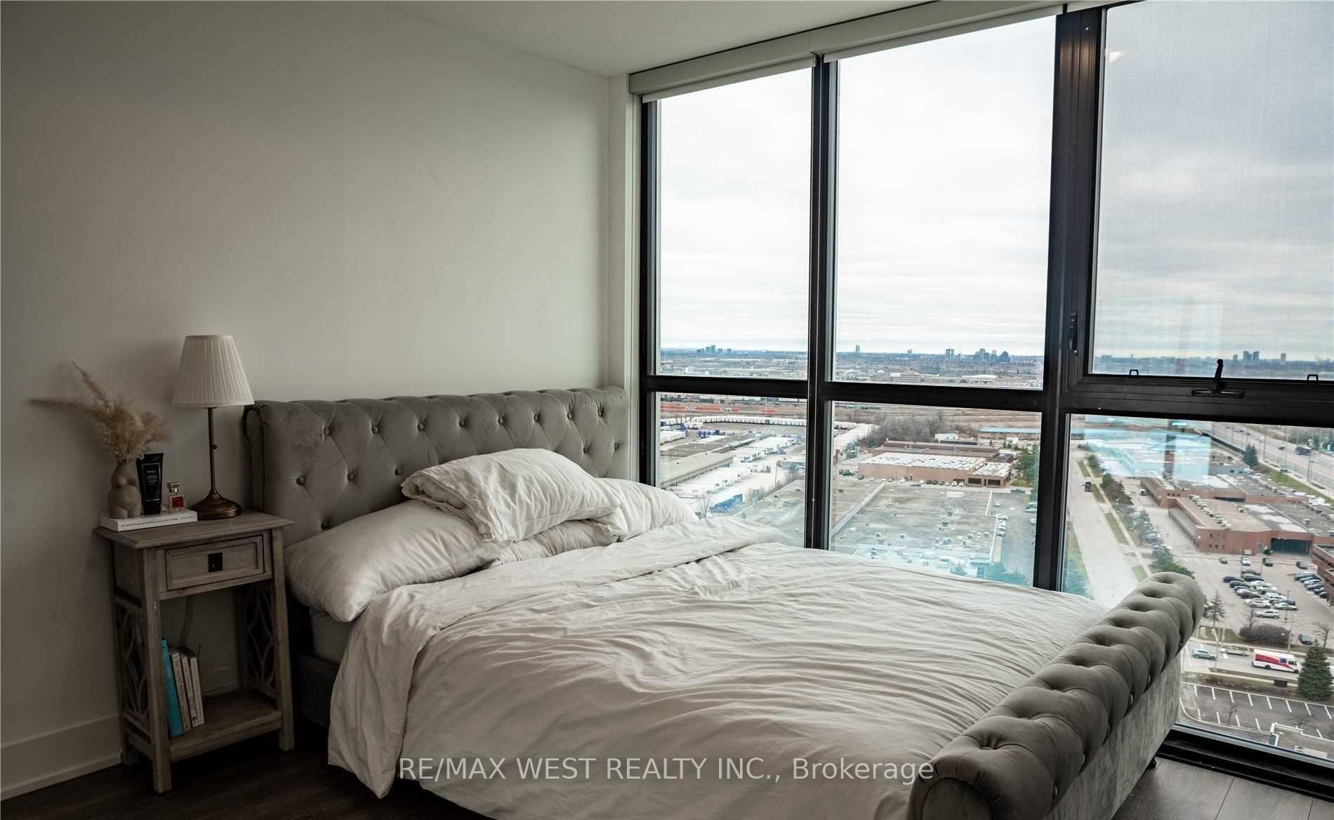 Photo 6 of Unit 1910, 2908 Highway 7 Road, Vaughan, Concord — HOMEH