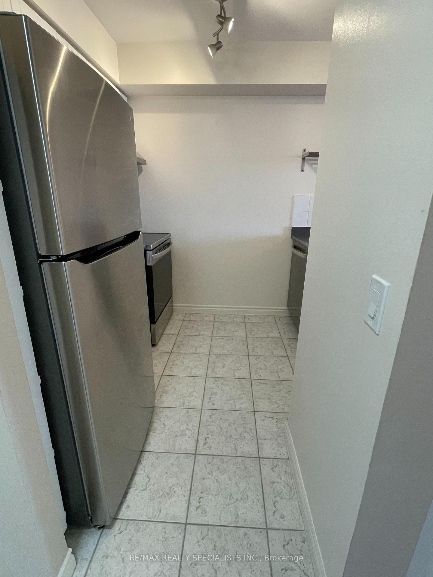 Photo 4 of Unit 308, 55 Strathaven Drive, Mississauga, Hurontario — HOMEH