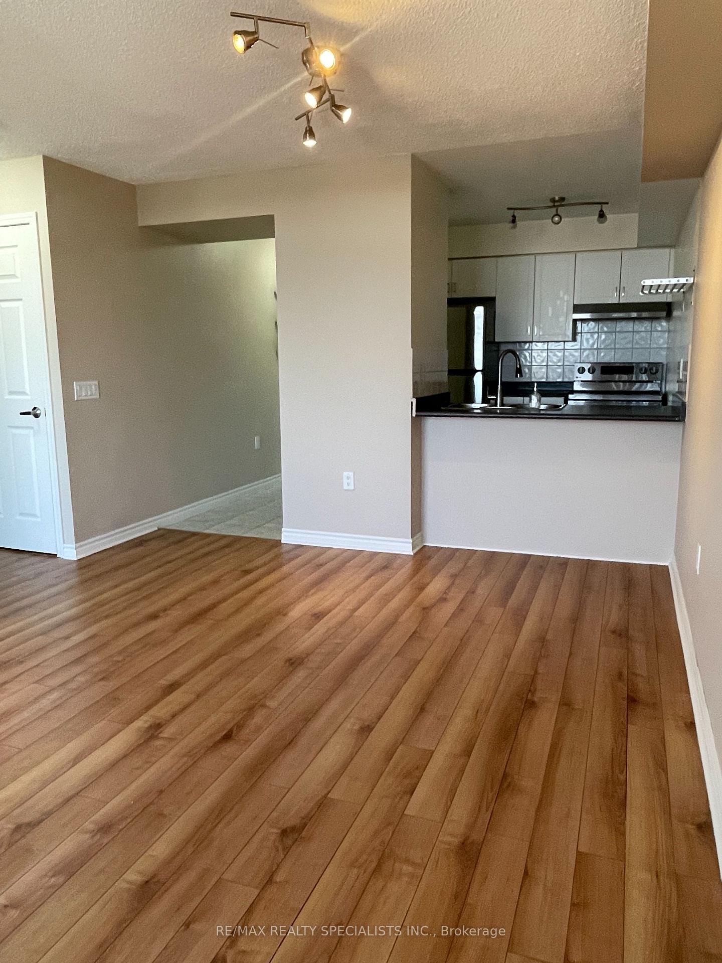 Photo 5 of Unit 308, 55 Strathaven Drive, Mississauga, Hurontario — HOMEH