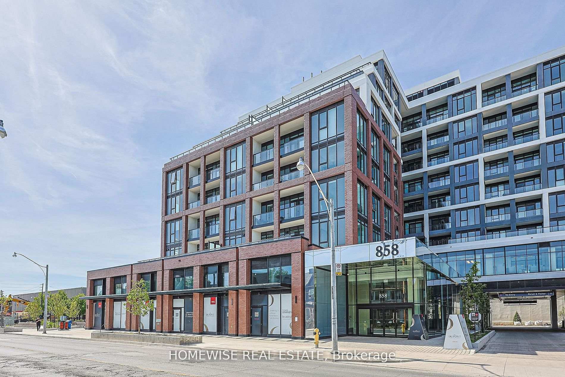 Front of Unit 829, 858 Dupont Street