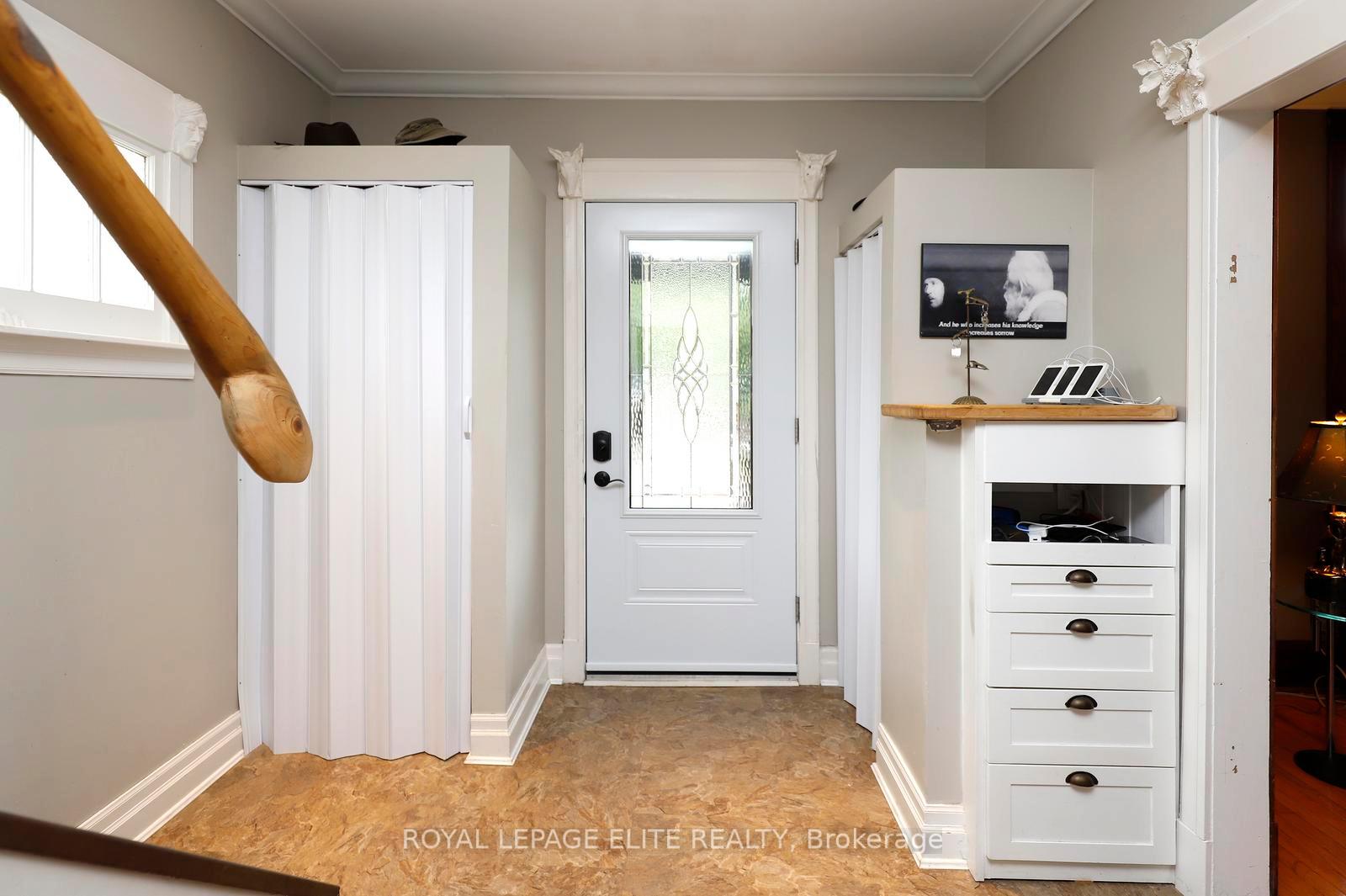 Photo 3 of 174 Owen Street, Barrie, Wellington — HOMEH