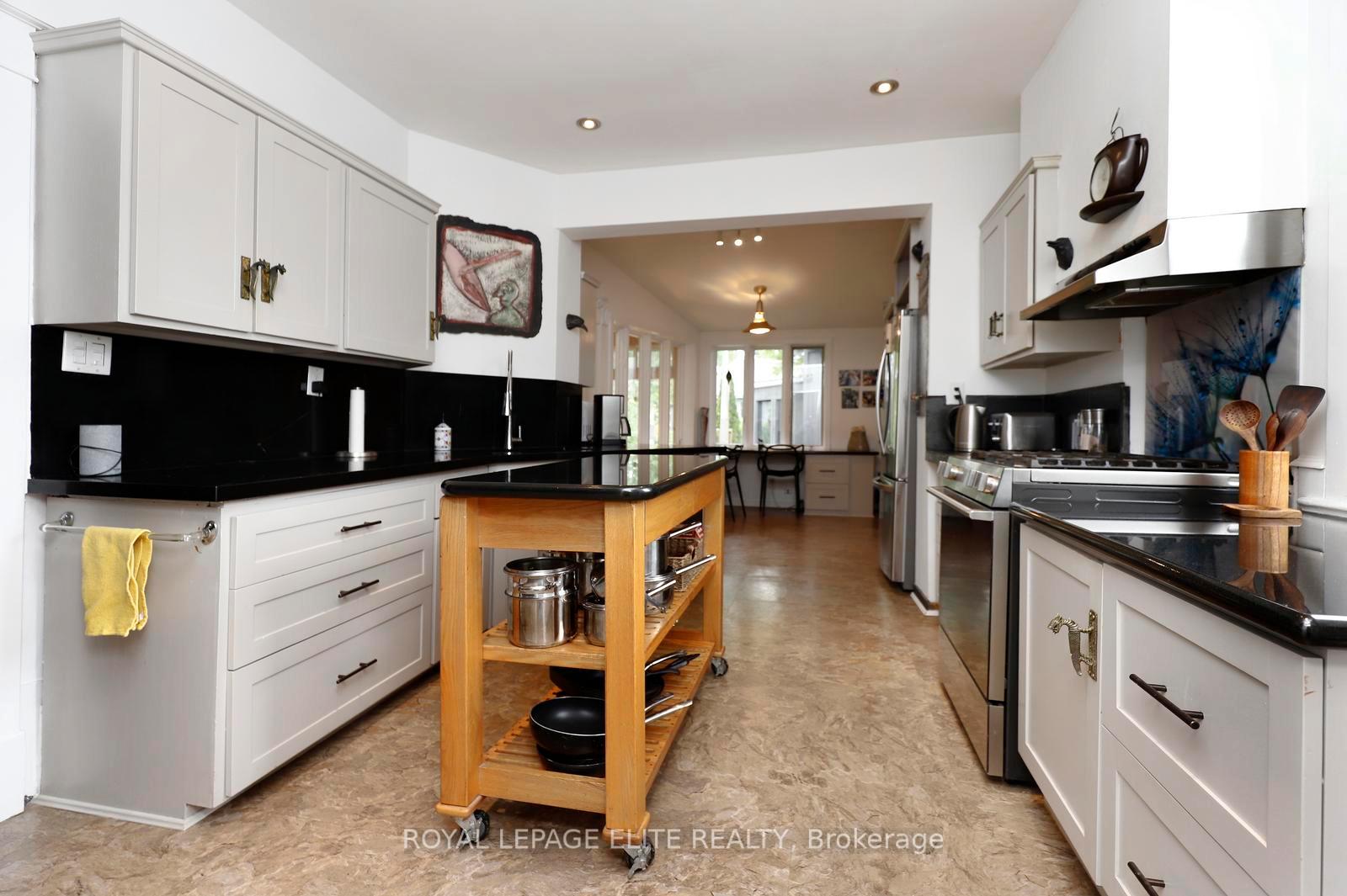 Photo 14 of 174 Owen Street, Barrie, Wellington — HOMEH