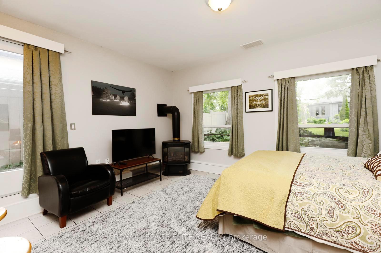 Photo 35 of 174 Owen Street, Barrie, Wellington — HOMEH
