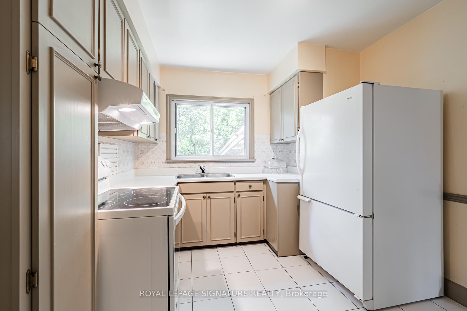 Photo 14 of 59 Parkview Hill Crescent, Toronto, O'Connor-Parkview — HOMEH