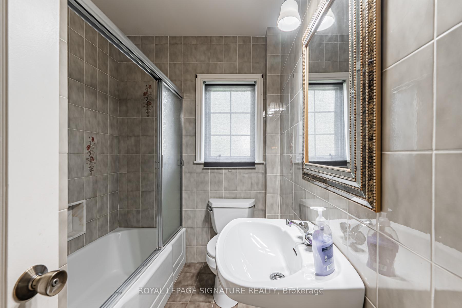 Photo 24 of 59 Parkview Hill Crescent, Toronto, O'Connor-Parkview — HOMEH
