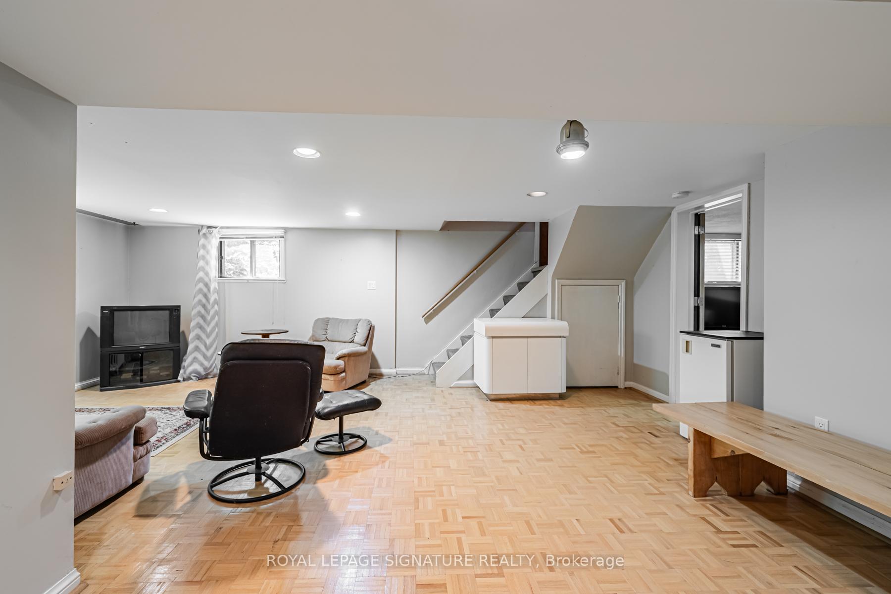 Photo 25 of 59 Parkview Hill Crescent, Toronto, O'Connor-Parkview — HOMEH