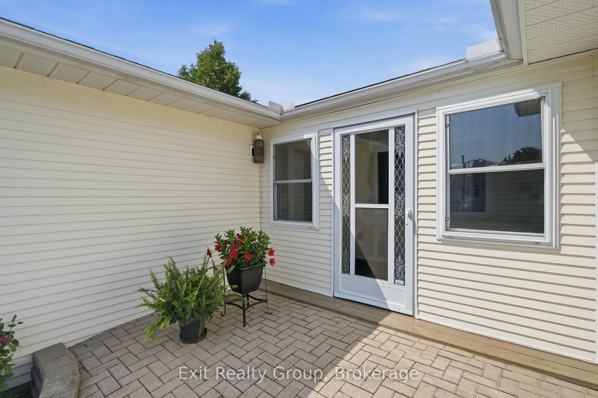Photo 5 of 45 Heritage Drive, Prince Edward County, Wellington Ward — HOMEH