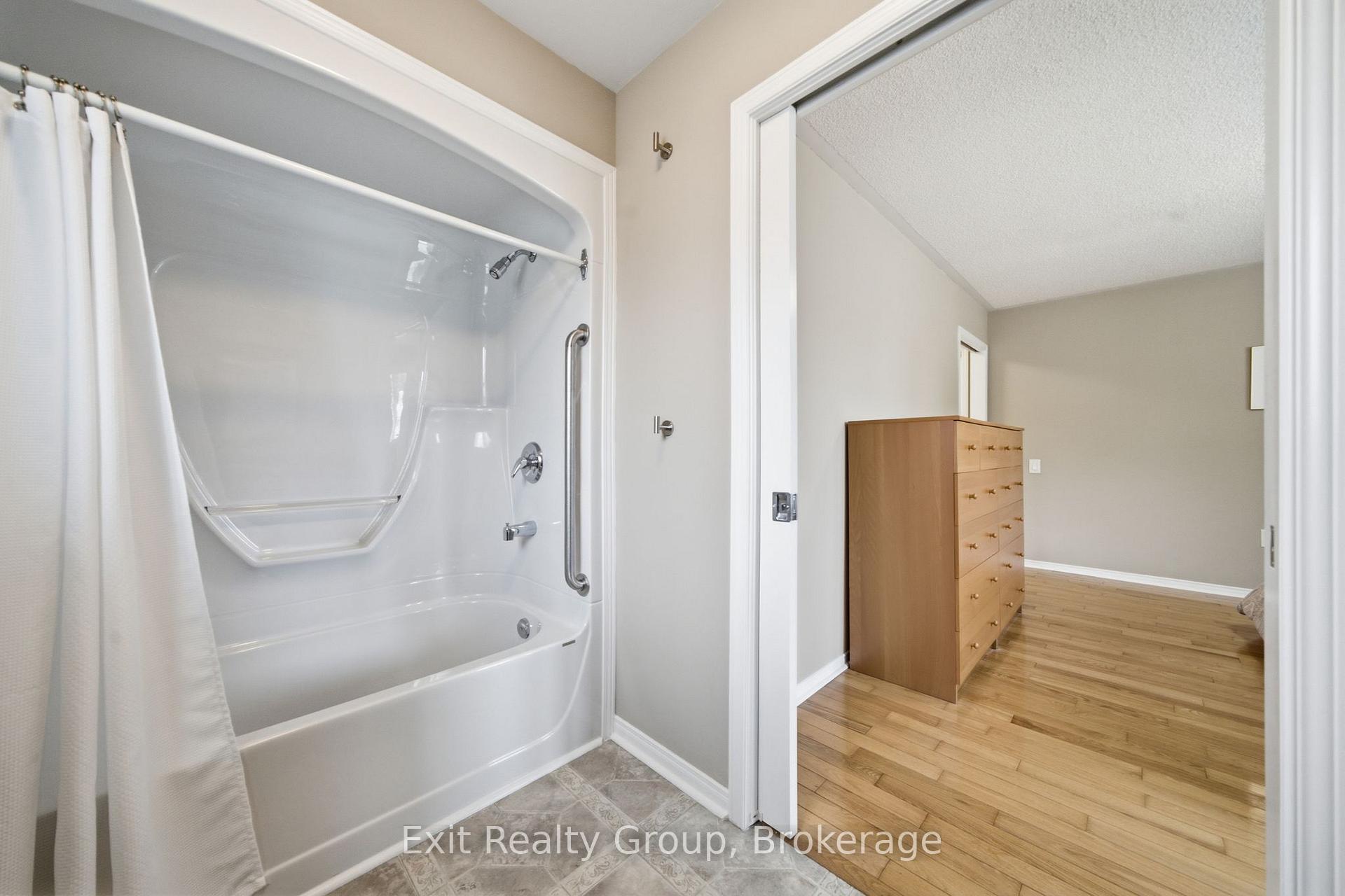 Photo 30 of 45 Heritage Drive, Prince Edward County, Wellington Ward — HOMEH