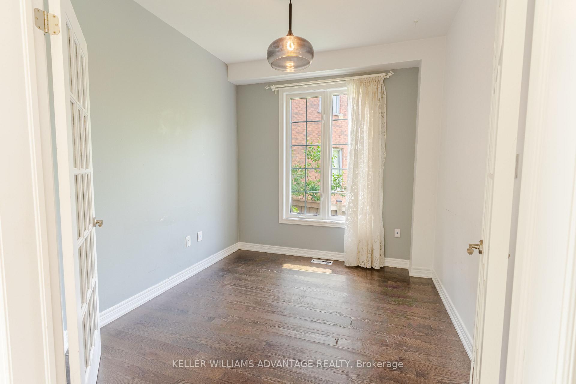 Photo 5 of 8 Teaberry Terrace, Brampton, Credit Valley — HOMEH