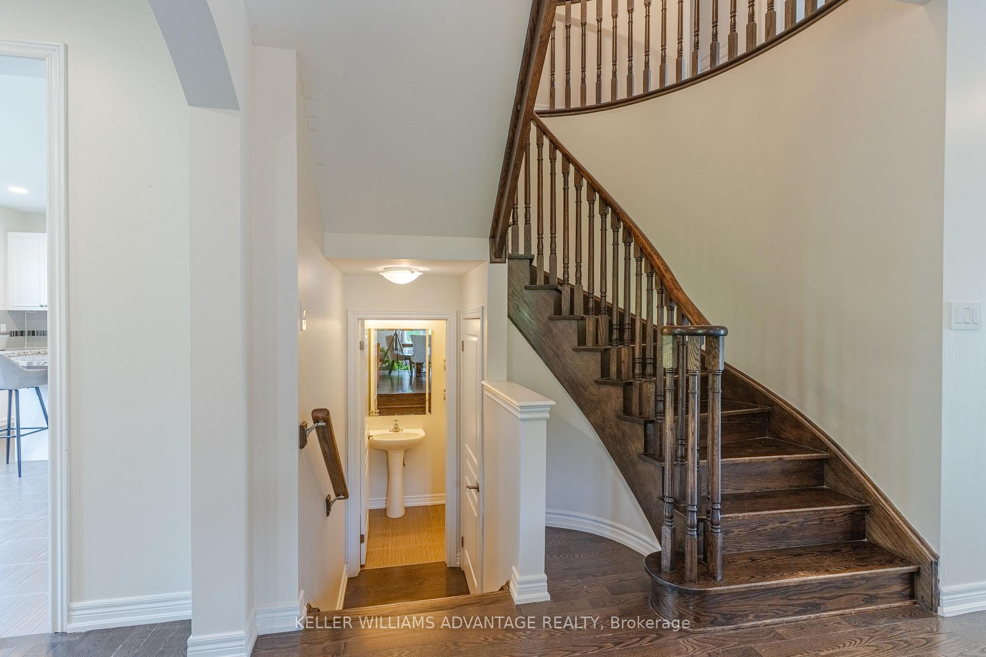 Photo 10 of 8 Teaberry Terrace, Brampton, Credit Valley — HOMEH