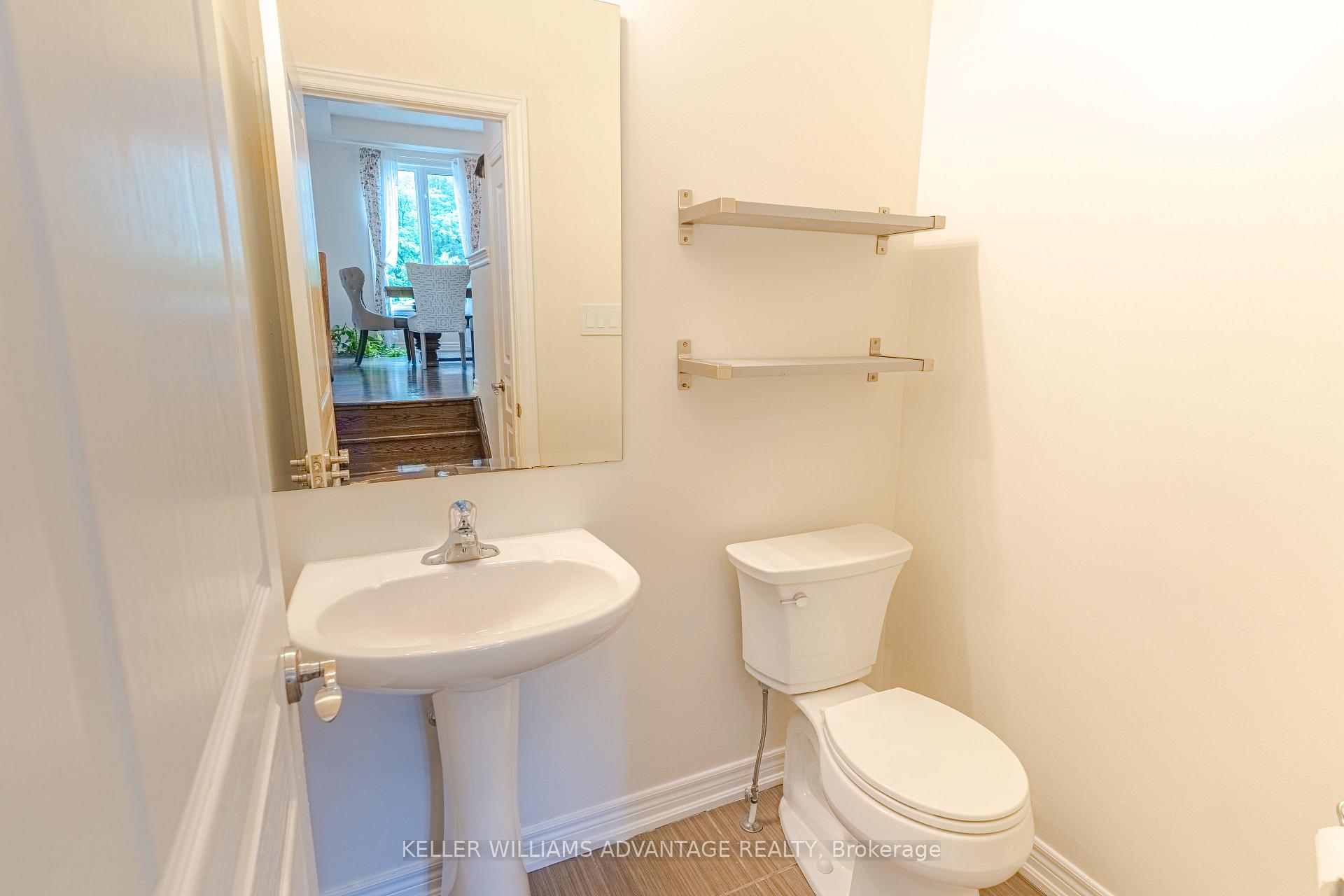 Photo 11 of 8 Teaberry Terrace, Brampton, Credit Valley — HOMEH