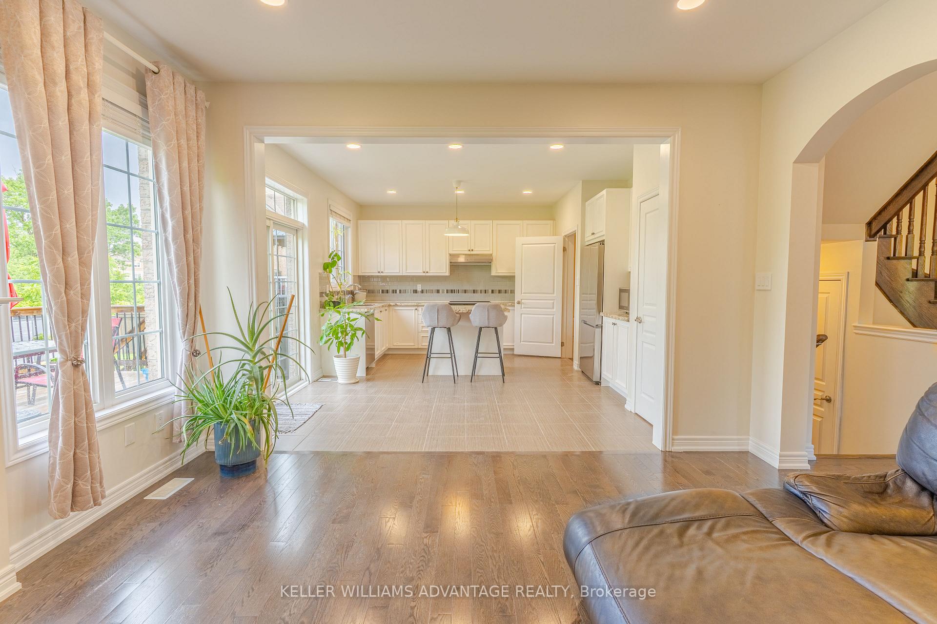 Photo 14 of 8 Teaberry Terrace, Brampton, Credit Valley — HOMEH
