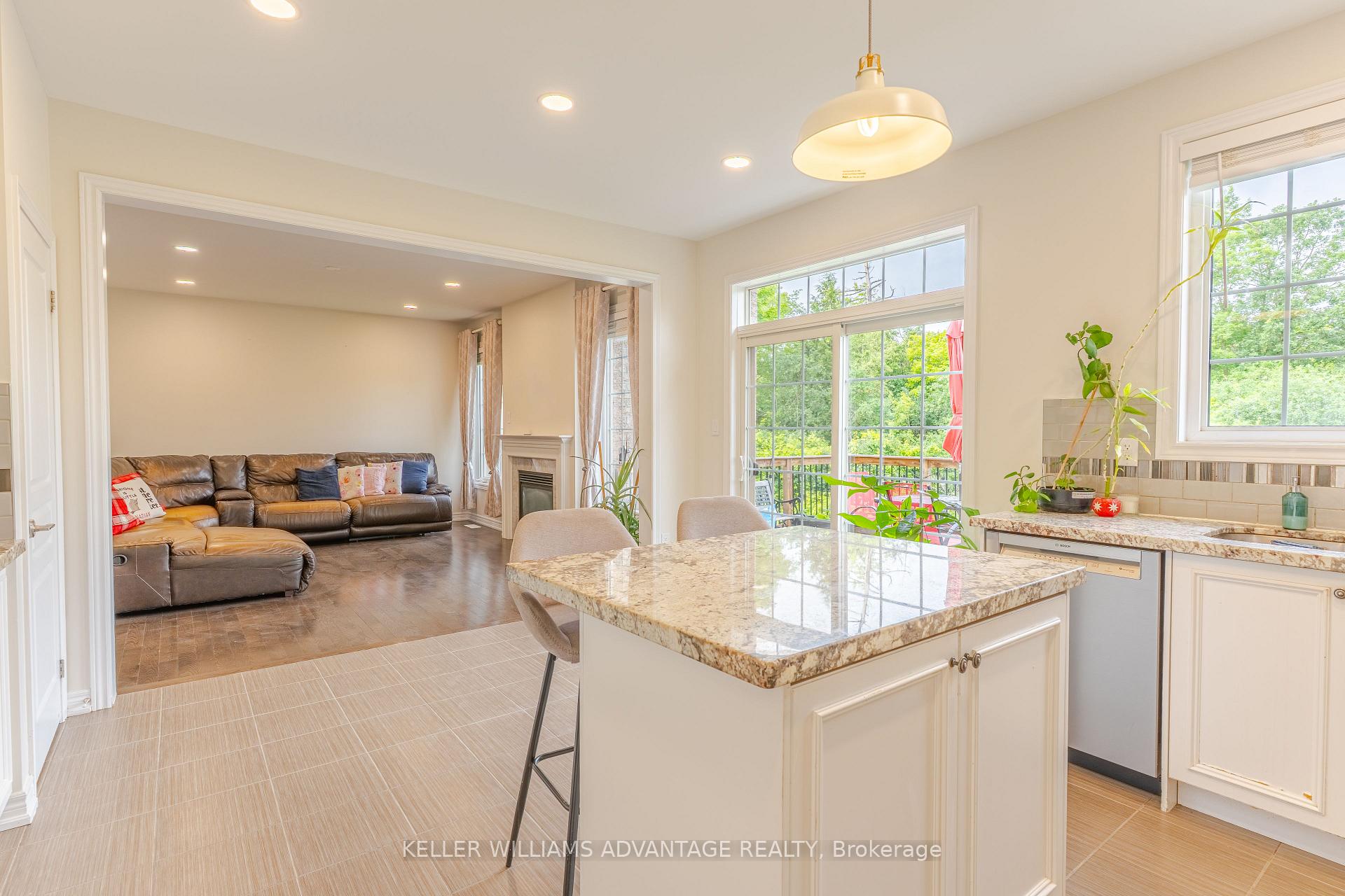 Photo 16 of 8 Teaberry Terrace, Brampton, Credit Valley — HOMEH