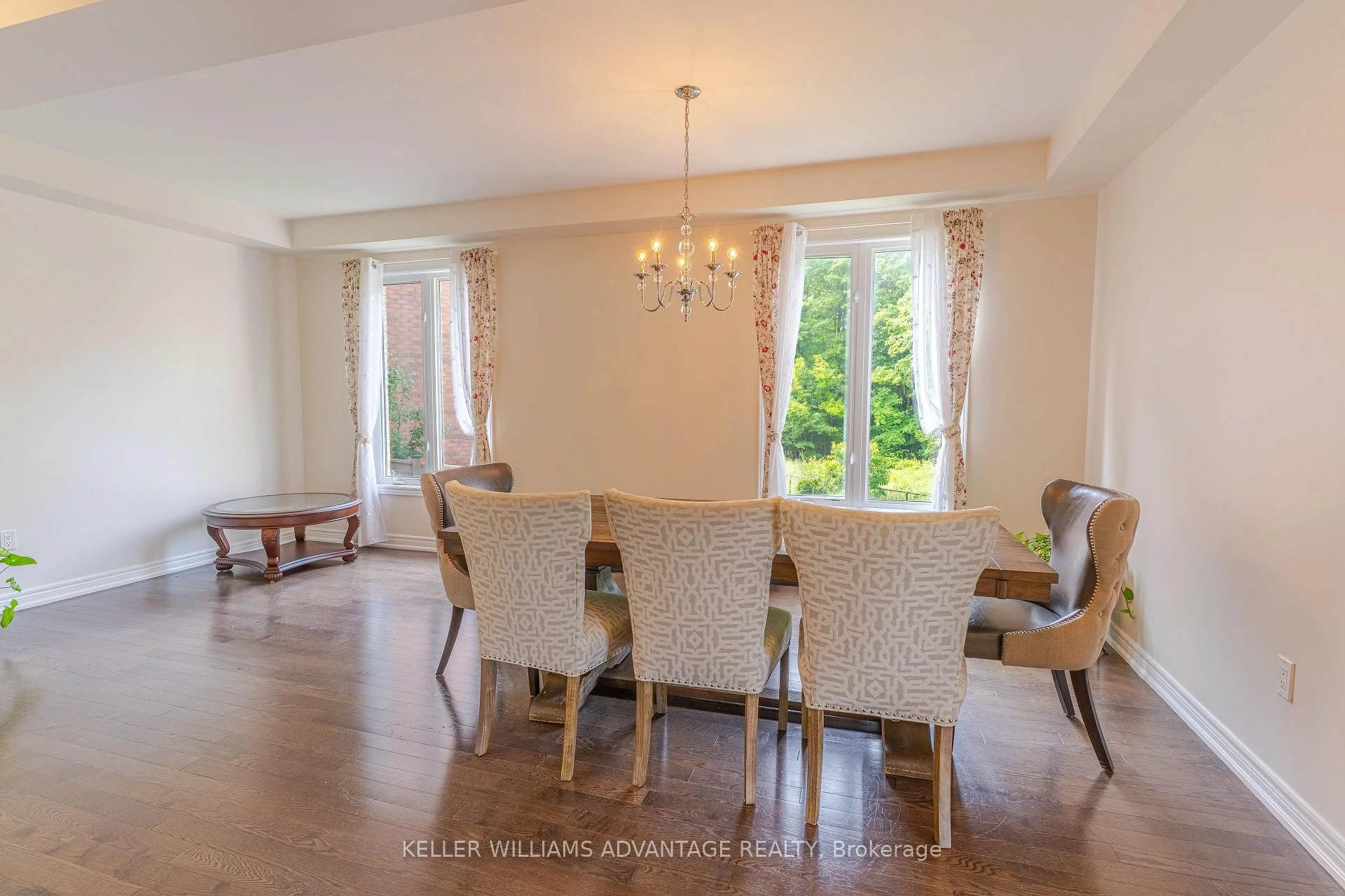 Photo 9 of 8 Teaberry Terrace, Brampton, Credit Valley — HOMEH