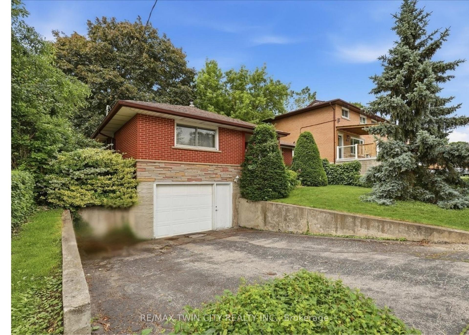 Photo 2 of 118 Wilfred Avenue, Kitchener, Stanley Park — HOMEH