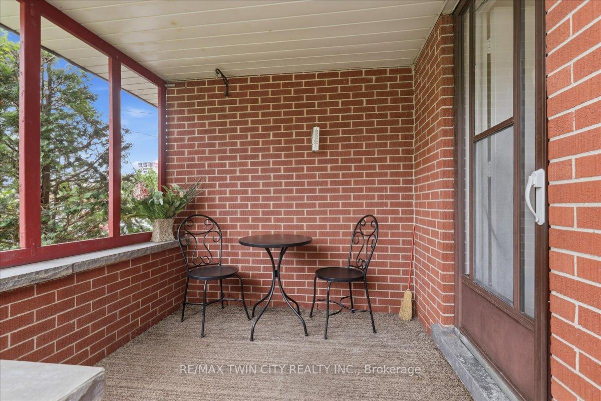 Photo 4 of 118 Wilfred Avenue, Kitchener, Stanley Park — HOMEH