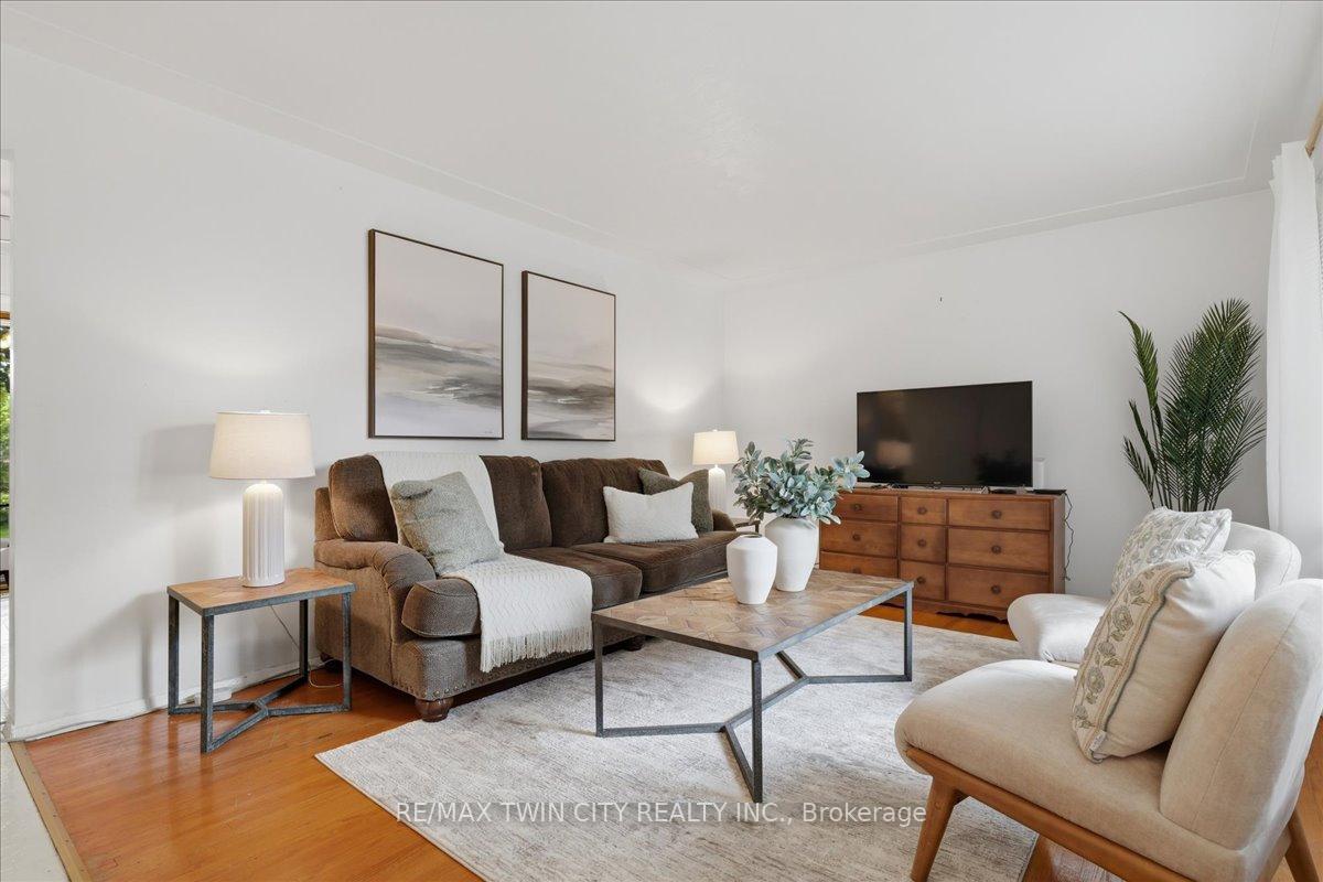 Photo 5 of 118 Wilfred Avenue, Kitchener, Stanley Park — HOMEH