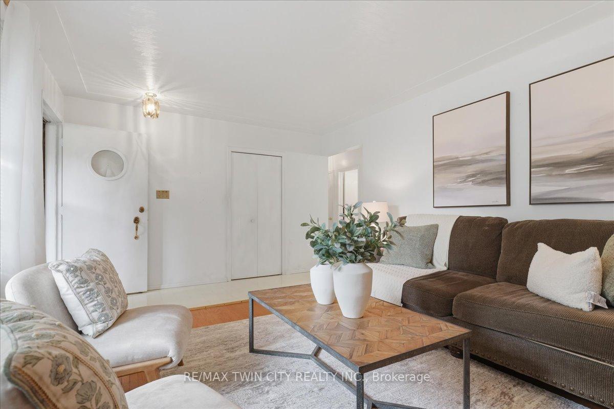 Photo 7 of 118 Wilfred Avenue, Kitchener, Stanley Park — HOMEH