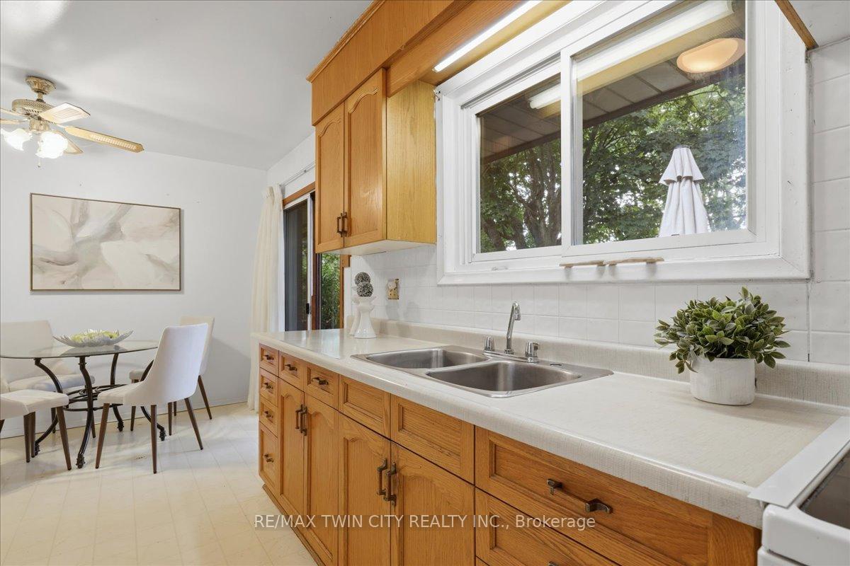 Photo 12 of 118 Wilfred Avenue, Kitchener, Stanley Park — HOMEH