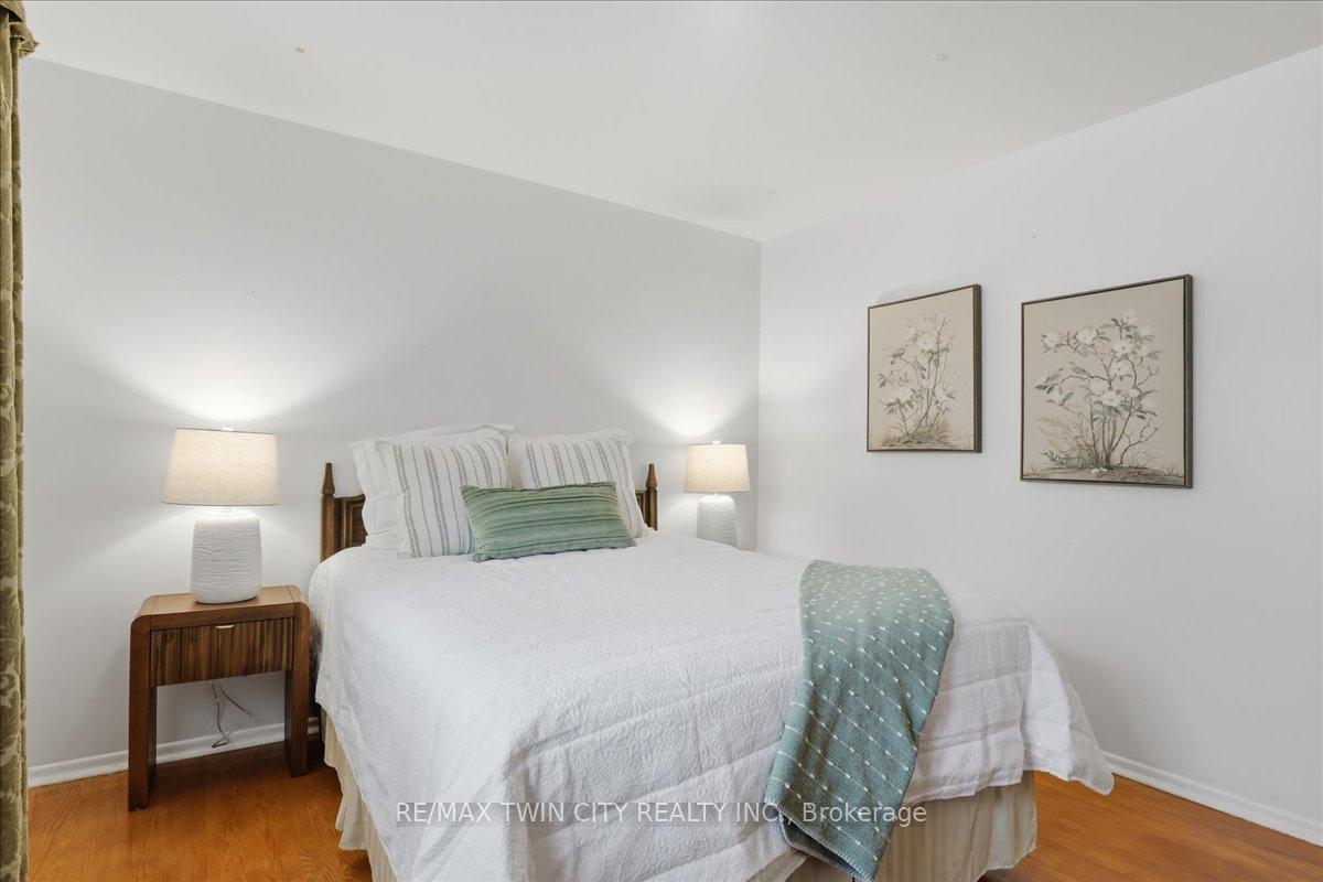 Photo 16 of 118 Wilfred Avenue, Kitchener, Stanley Park — HOMEH