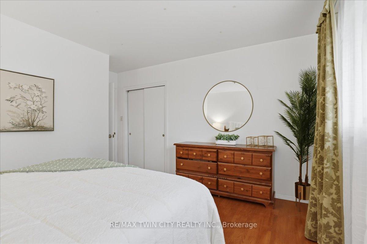 Photo 17 of 118 Wilfred Avenue, Kitchener, Stanley Park — HOMEH