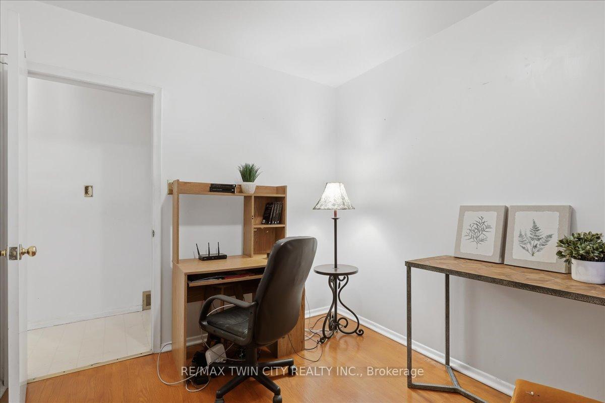 Photo 19 of 118 Wilfred Avenue, Kitchener, Stanley Park — HOMEH