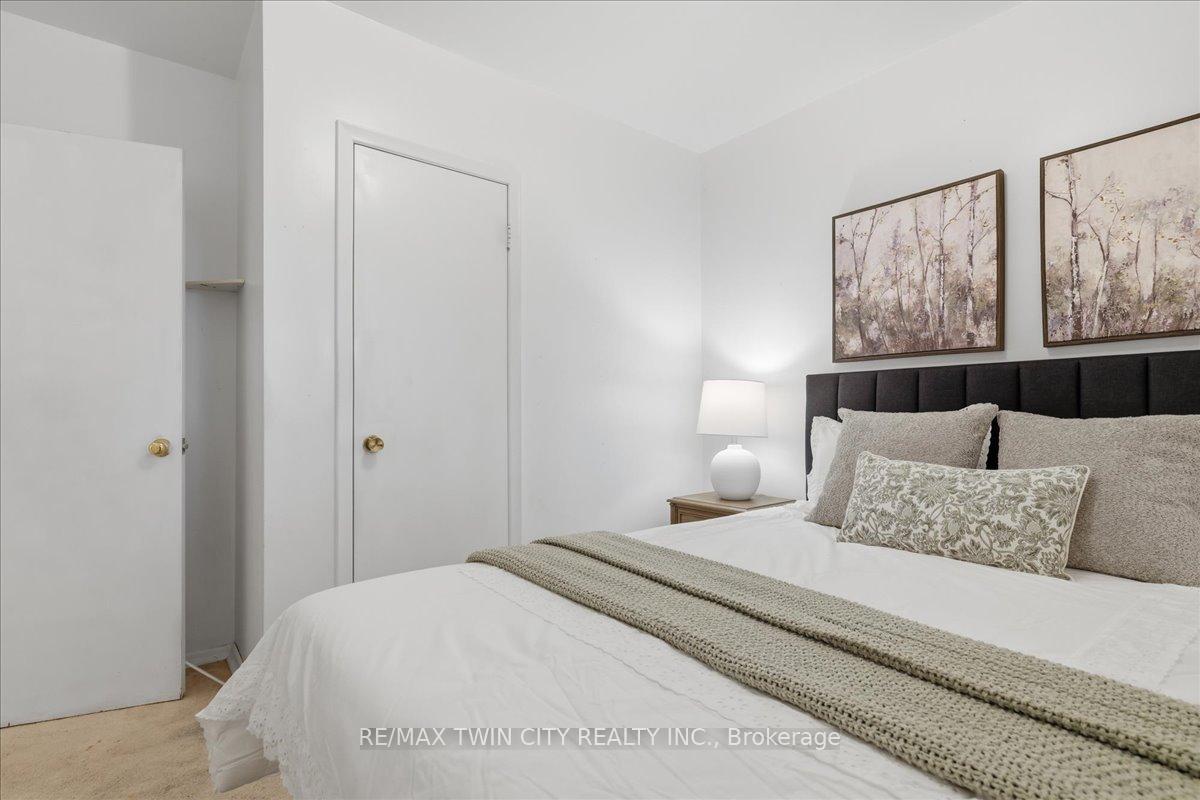 Photo 21 of 118 Wilfred Avenue, Kitchener, Stanley Park — HOMEH