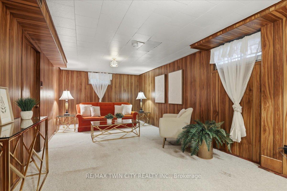 Photo 22 of 118 Wilfred Avenue, Kitchener, Stanley Park — HOMEH