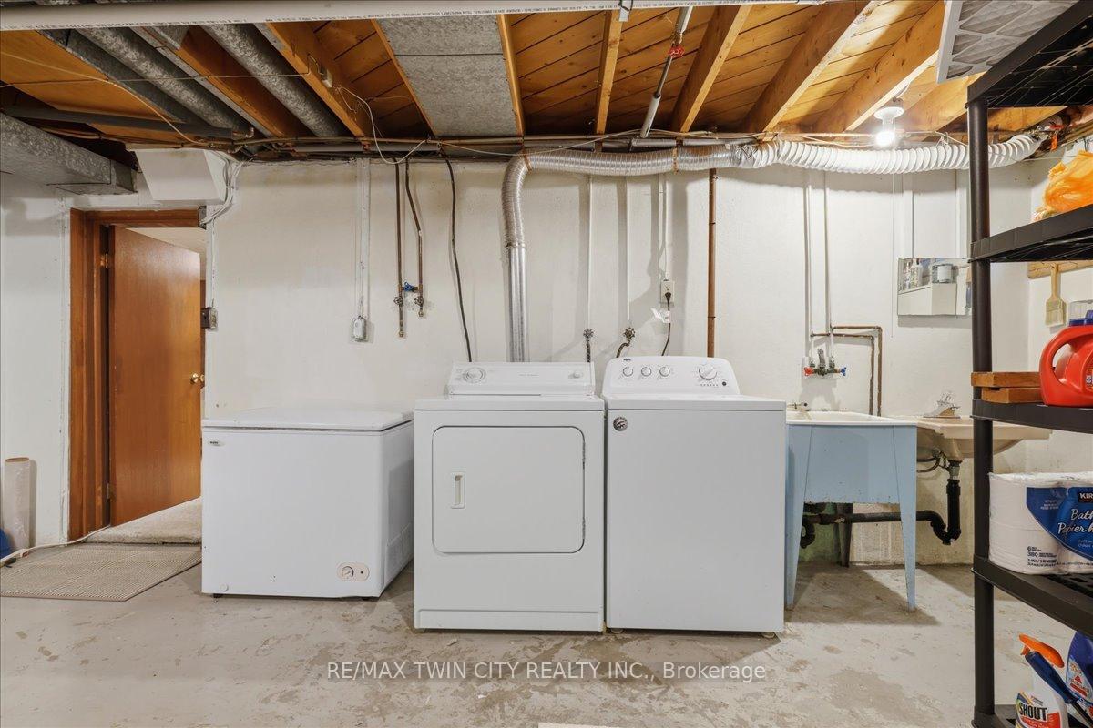 Photo 28 of 118 Wilfred Avenue, Kitchener, Stanley Park — HOMEH