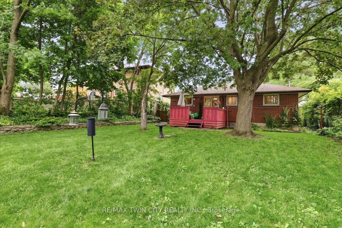 Photo 34 of 118 Wilfred Avenue, Kitchener, Stanley Park — HOMEH