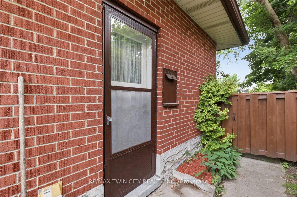 Photo 37 of 118 Wilfred Avenue, Kitchener, Stanley Park — HOMEH