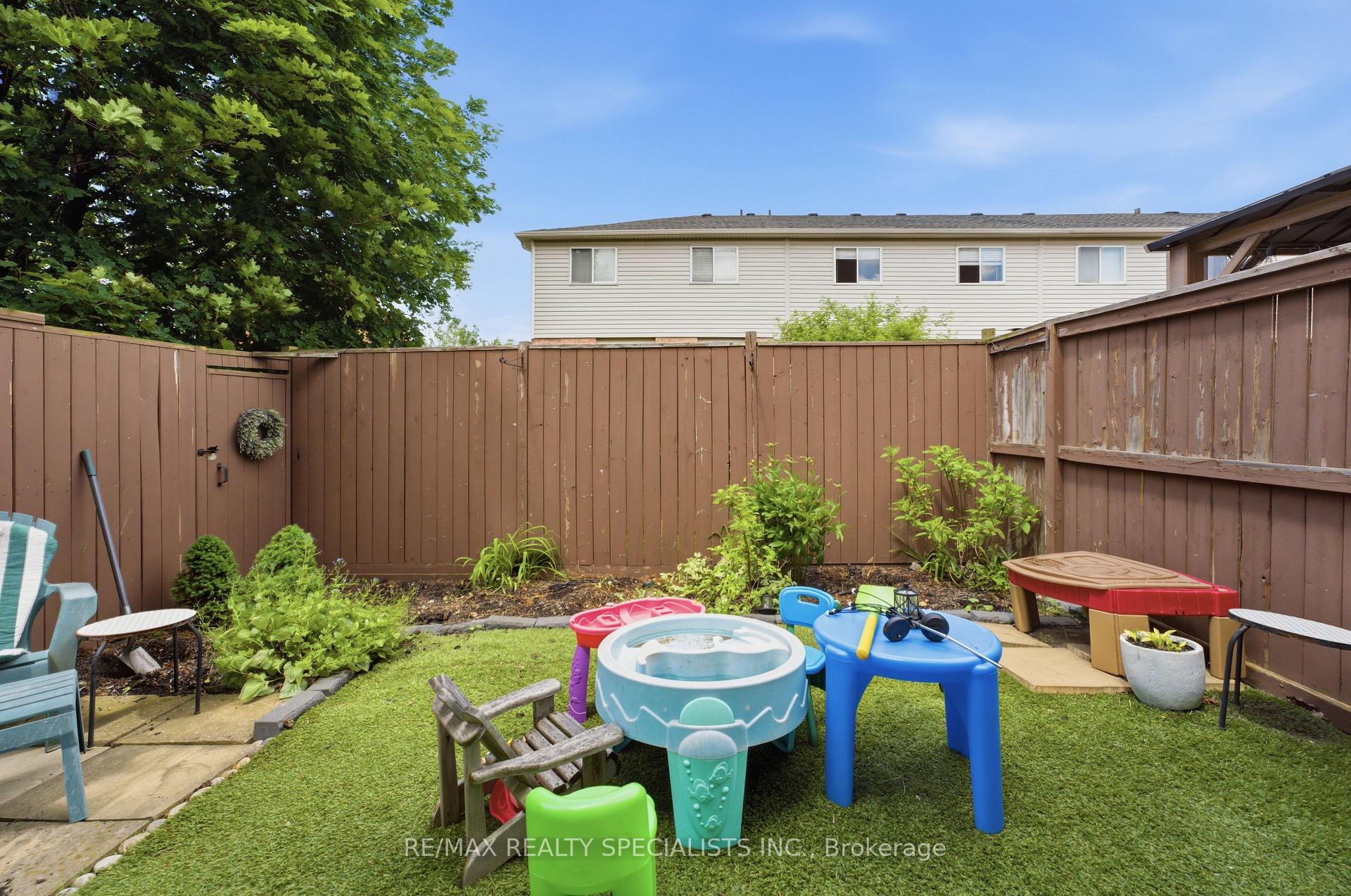 Photo 26 of Unit 10, 39 Pinewoods Drive, Hamilton, Stoney Creek Mountain — HOMEH