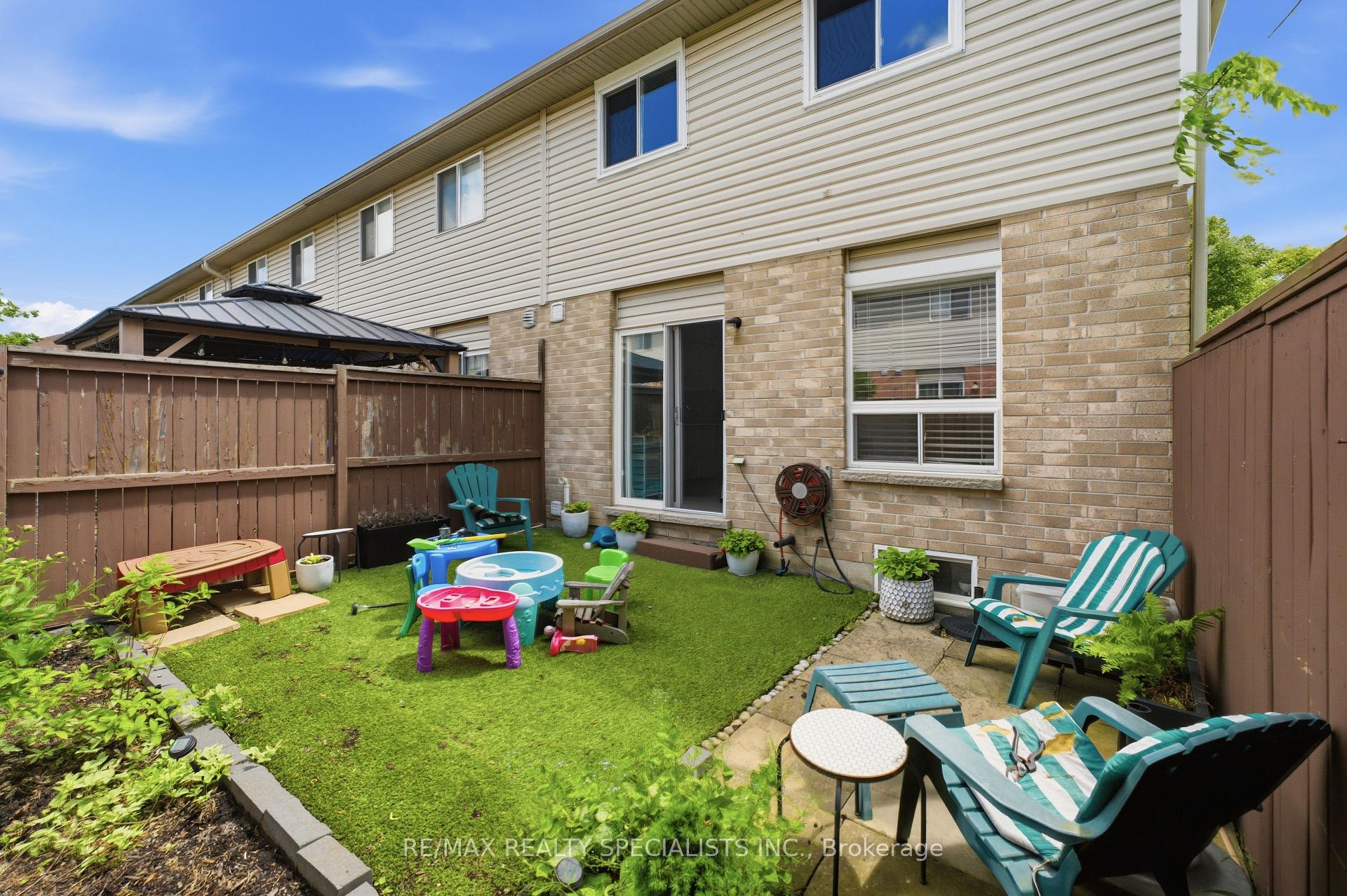 Photo 27 of Unit 10, 39 Pinewoods Drive, Hamilton, Stoney Creek Mountain — HOMEH