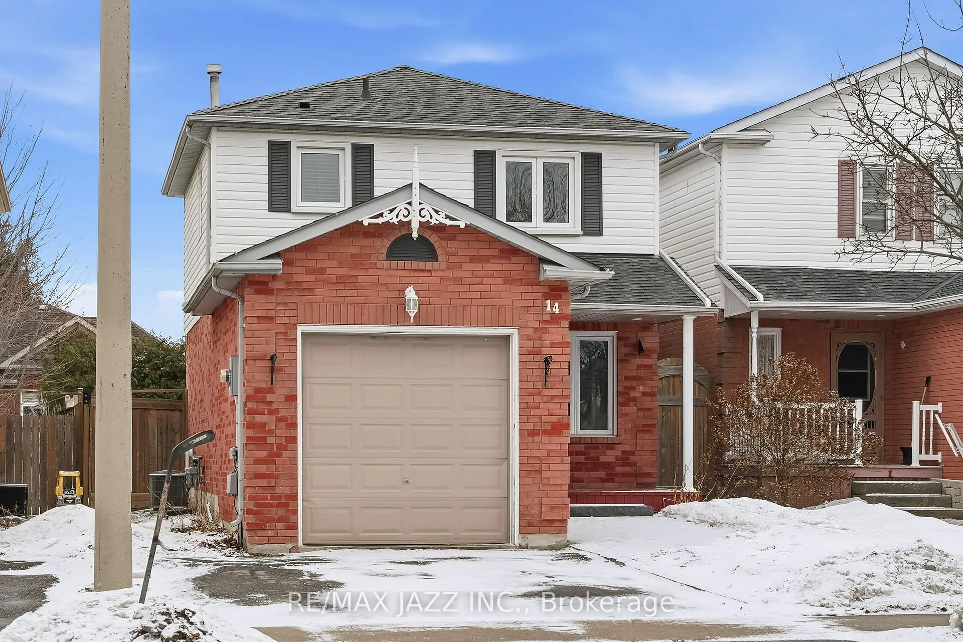 Photo 2 of 14 Kershaw Street, Clarington, Bowmanville — HOMEH