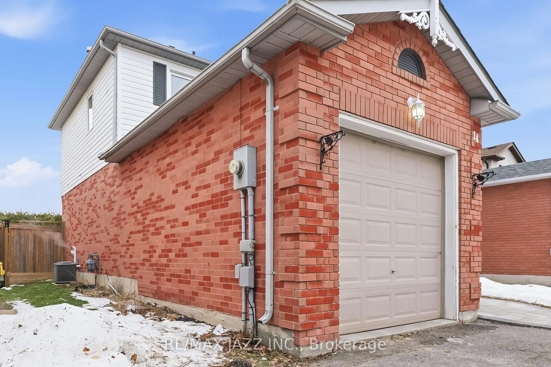 Photo 3 of 14 Kershaw Street, Clarington, Bowmanville — HOMEH