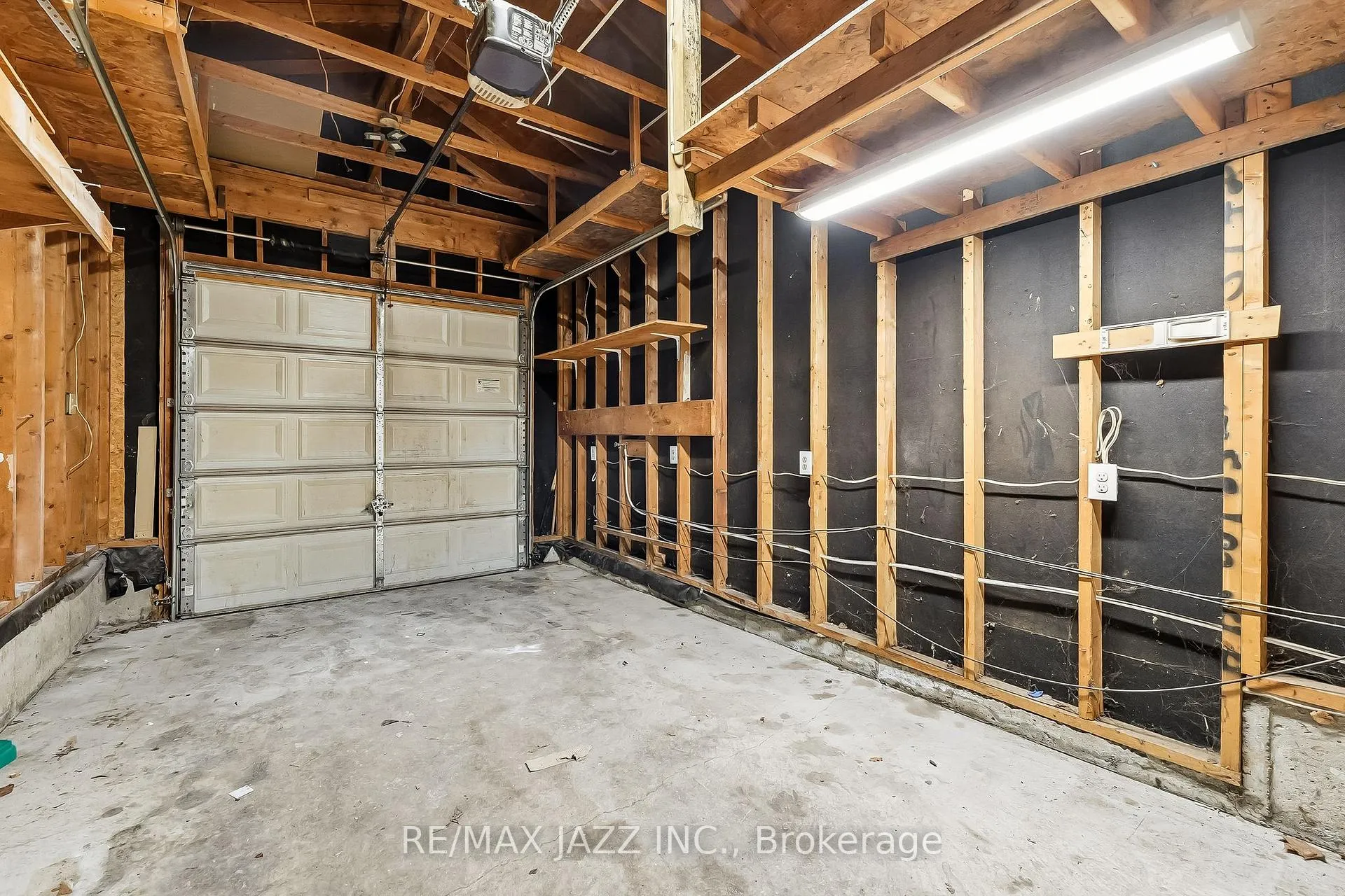 Photo 41 of 14 Kershaw Street, Clarington, Bowmanville — HOMEH