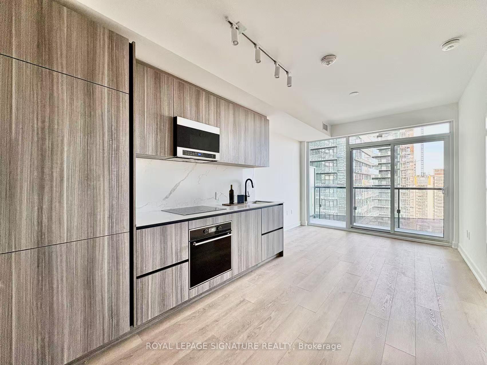 Photo 1 of Unit 2006, 117 Broadway Avenue, Toronto, Mount Pleasant West — HOMEH