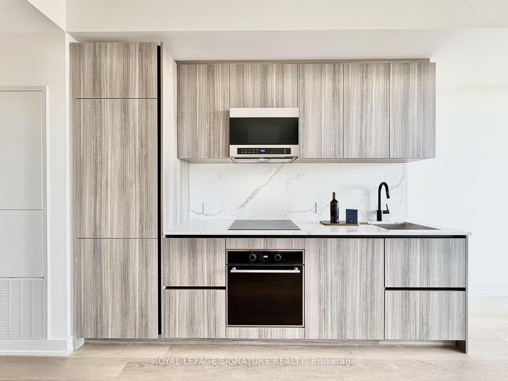 Photo 3 of Unit 2006, 117 Broadway Avenue, Toronto, Mount Pleasant West — HOMEH