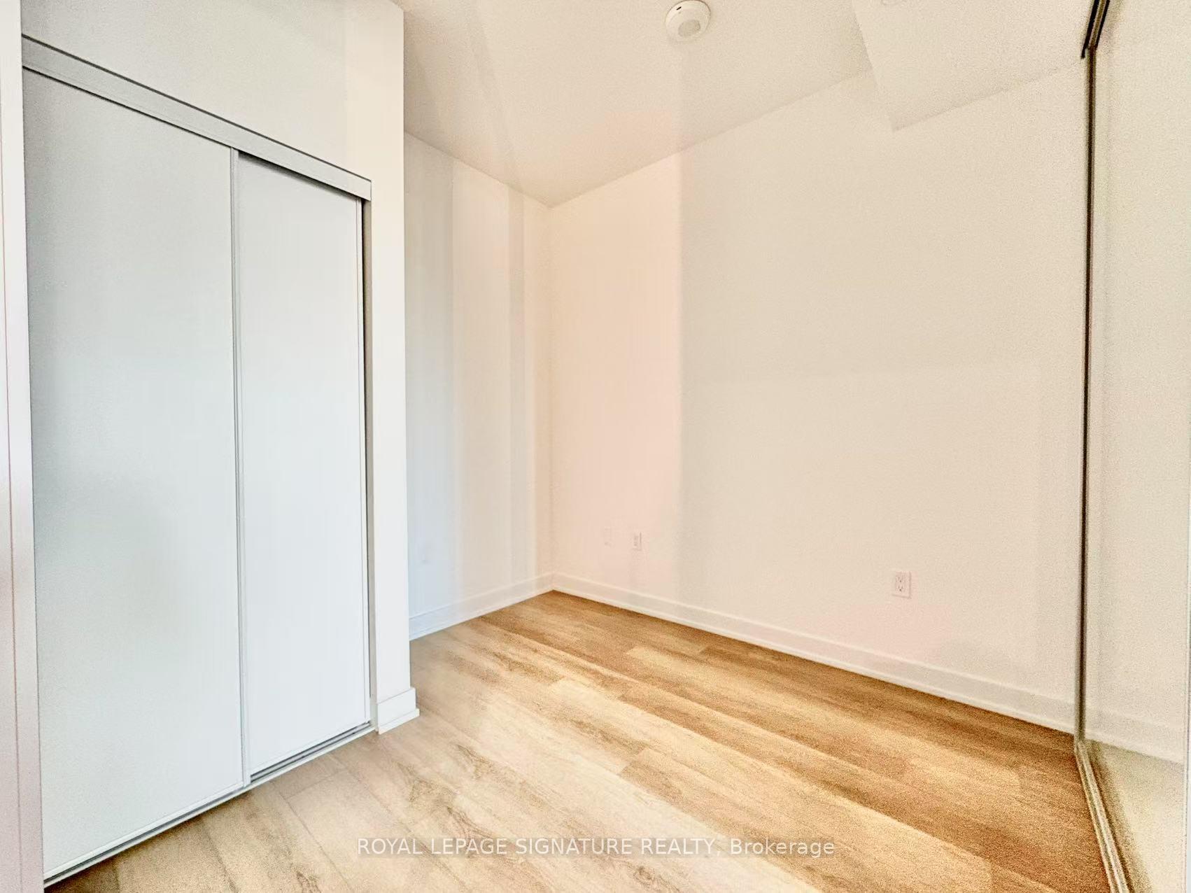Photo 5 of Unit 2006, 117 Broadway Avenue, Toronto, Mount Pleasant West — HOMEH