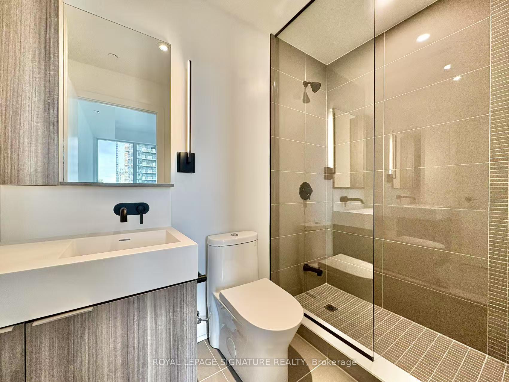Photo 6 of Unit 2006, 117 Broadway Avenue, Toronto, Mount Pleasant West — HOMEH