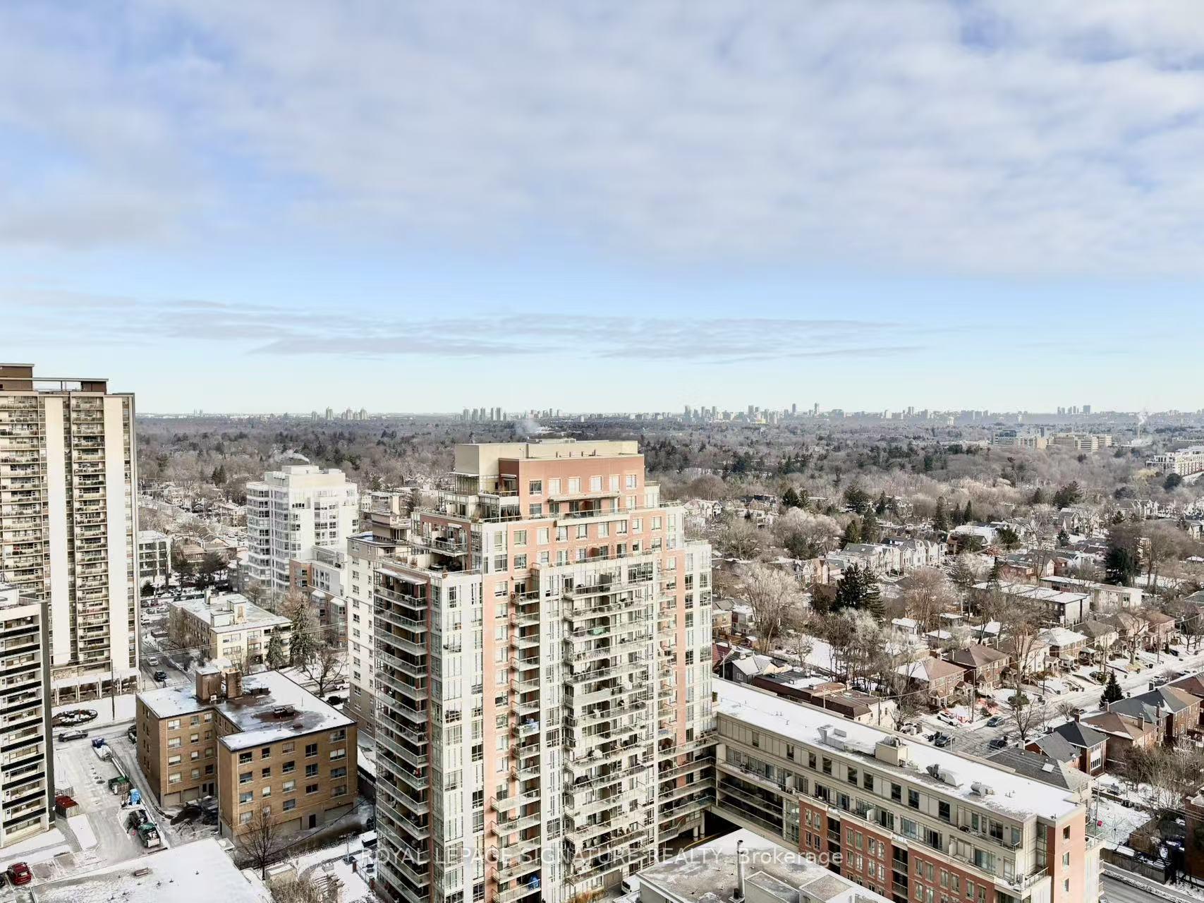 Photo 9 of Unit 2006, 117 Broadway Avenue, Toronto, Mount Pleasant West — HOMEH